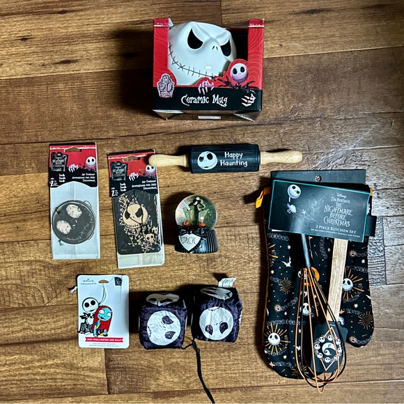 Nightmare Before Christmas~8 Pieces •Mug/Waterglobe/Ornament/Cooking Essentials - Picture 3 of 13